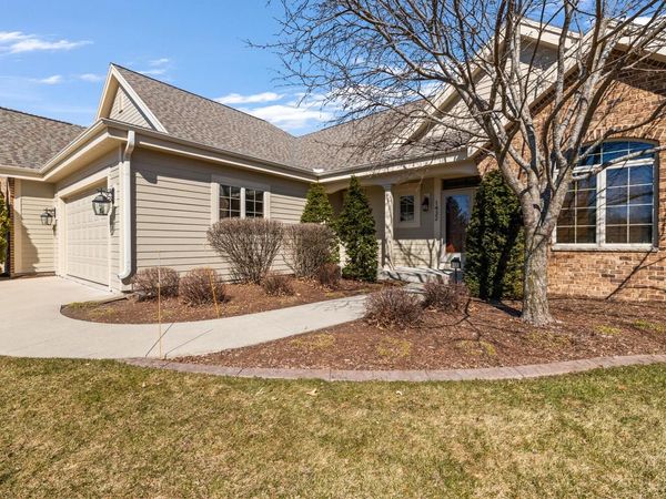 1432 Red Oak DRIVE, Unit 4, Hartford, WI 53027