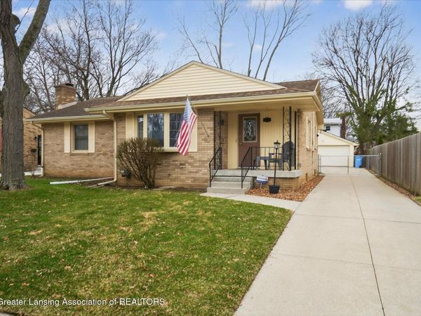 3227 Glasgow Drive, Lansing, MI 48911