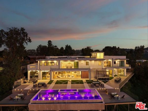 4125 Royal Crest Place, Encino, CA 91436