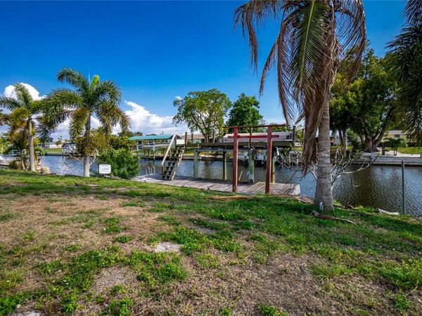 117 BEDFORD DRIVE NE, PORT CHARLOTTE, FL 33952