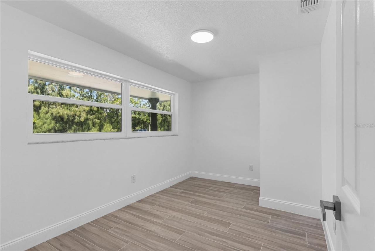 8201 Riverside Drive Ne, Saint Petersburg, FL 33702 Photo