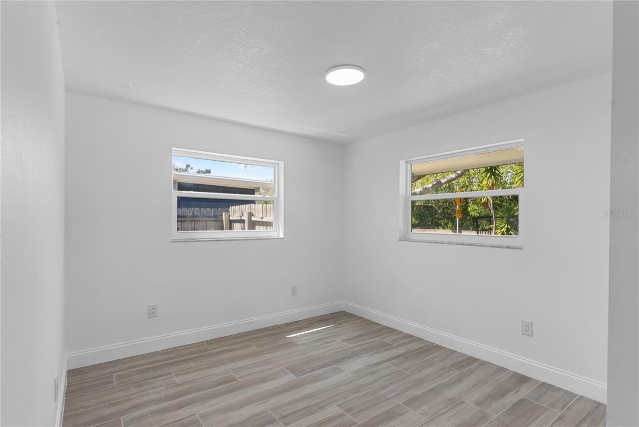 8201 Riverside Drive Ne, Saint Petersburg, FL 33702 Photo