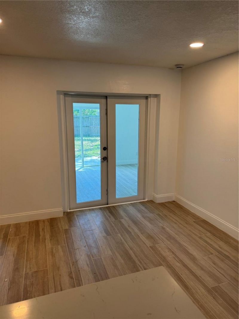 8201 Riverside Drive Ne, Saint Petersburg, FL 33702 Photo