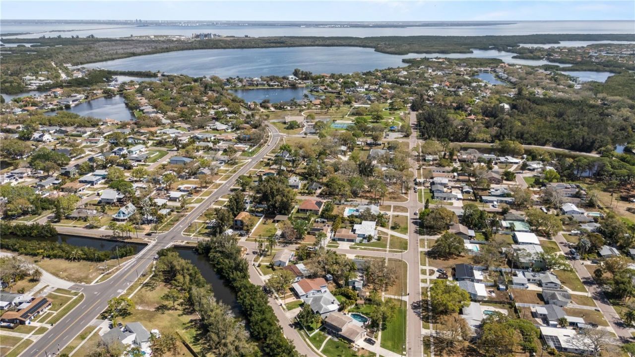 8201 Riverside Drive Ne, Saint Petersburg, FL 33702 Photo