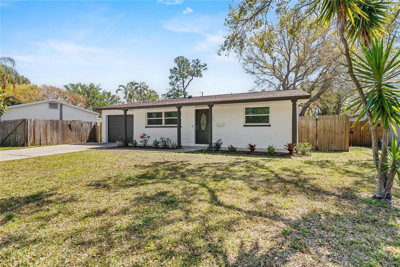 8201 Riverside Drive Ne, Saint Petersburg, FL 33702 Photo