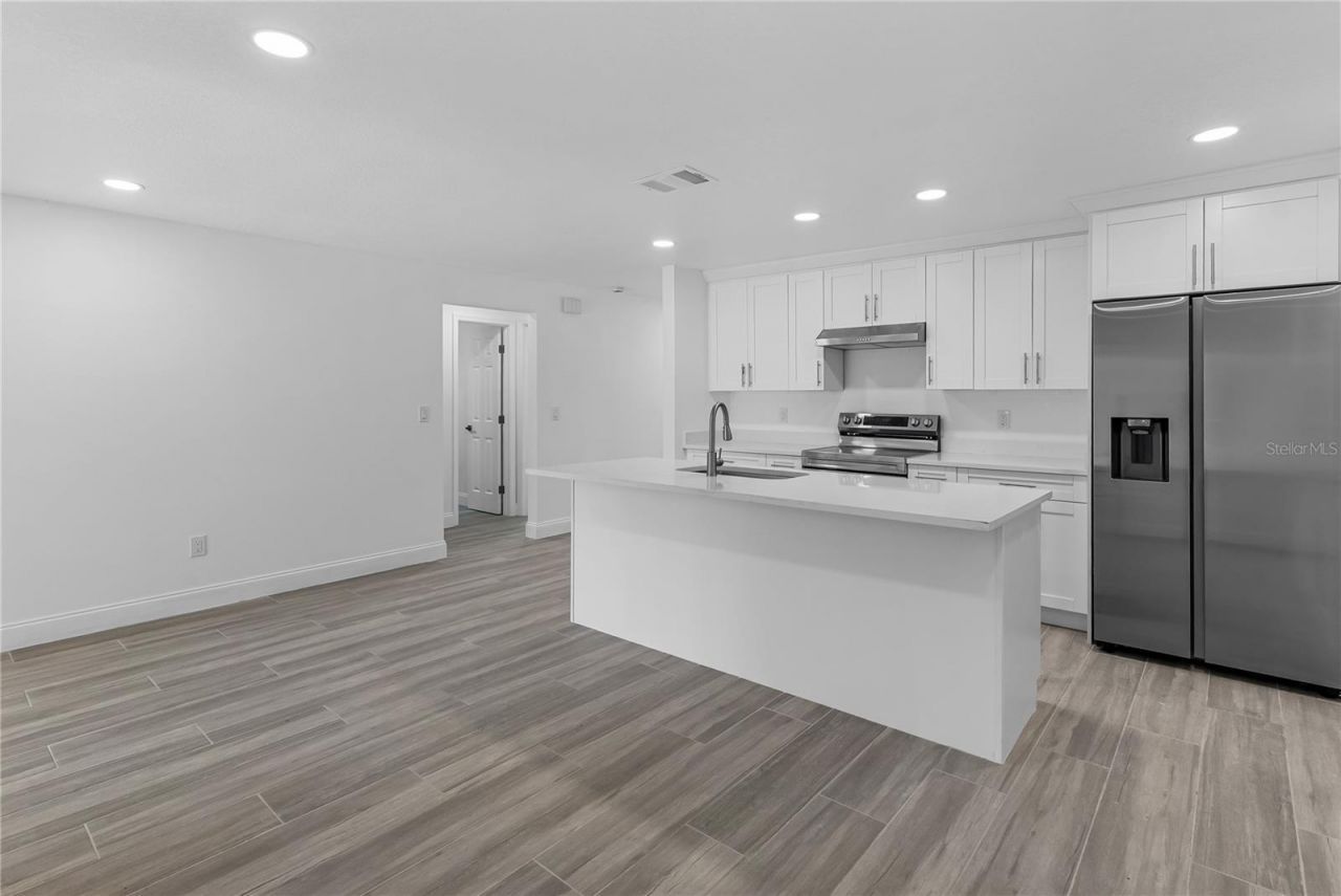 8201 Riverside Drive Ne, Saint Petersburg, FL 33702 Photo