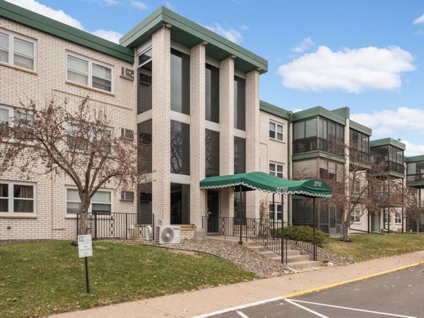2710 Dale Street N, Unit B-116, Roseville, MN 55113