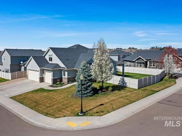 11592 W Shortcreek, Star, ID 83669