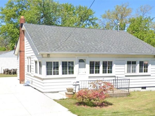 908 Peach Boulevard, Willoughby, OH 44094
