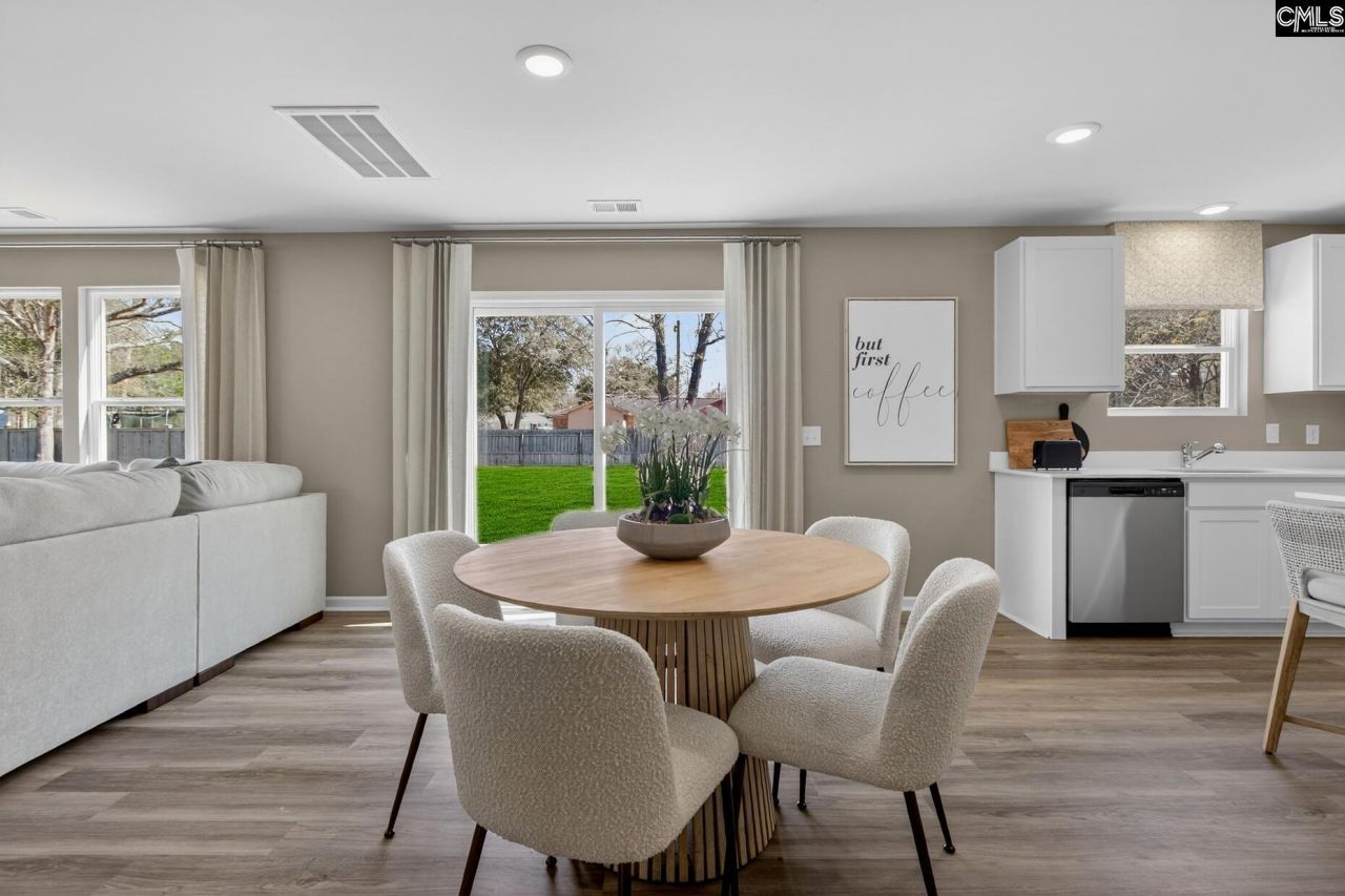 184 Kingfield Drive Photo 4