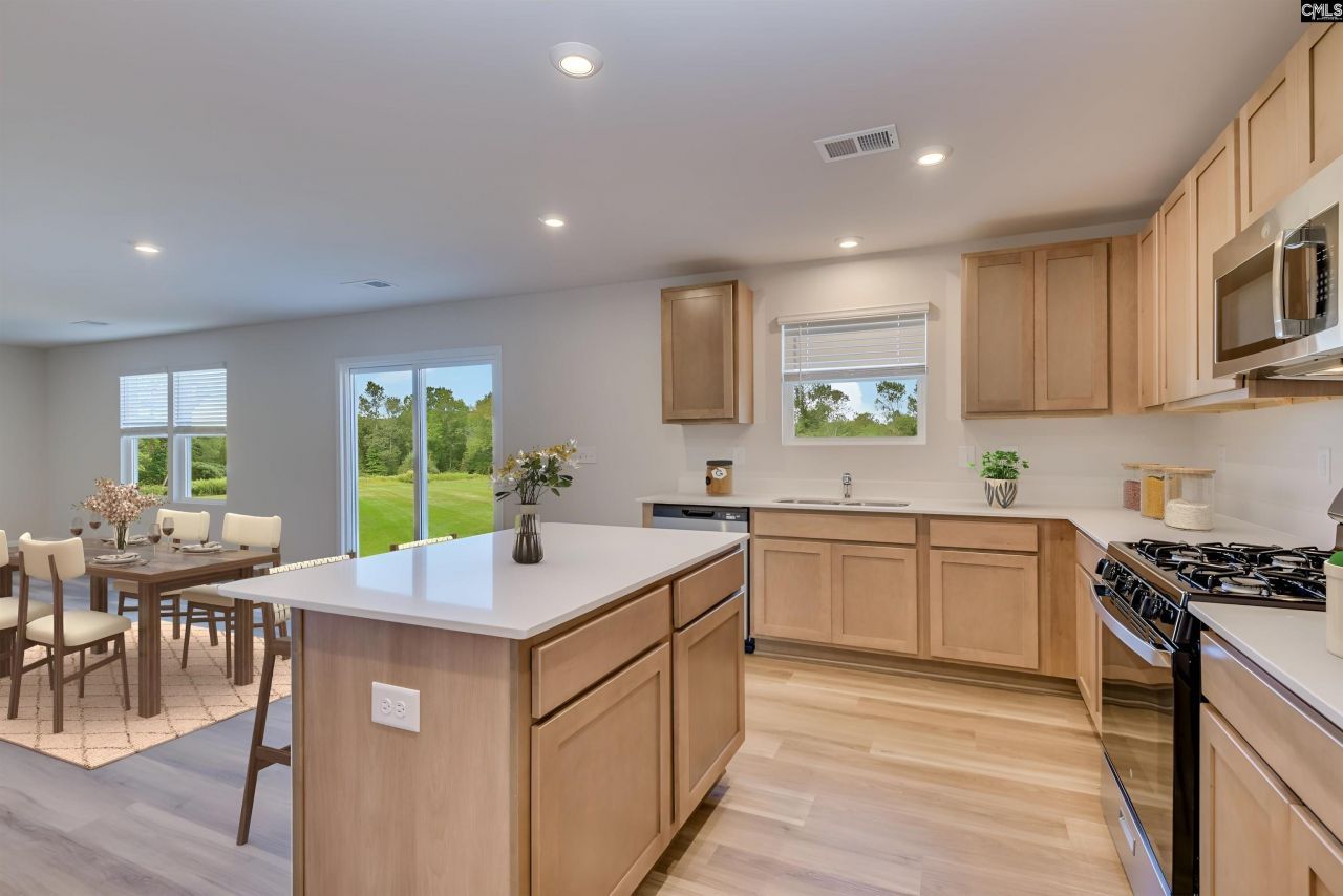 184 Kingfield Drive Photo 7