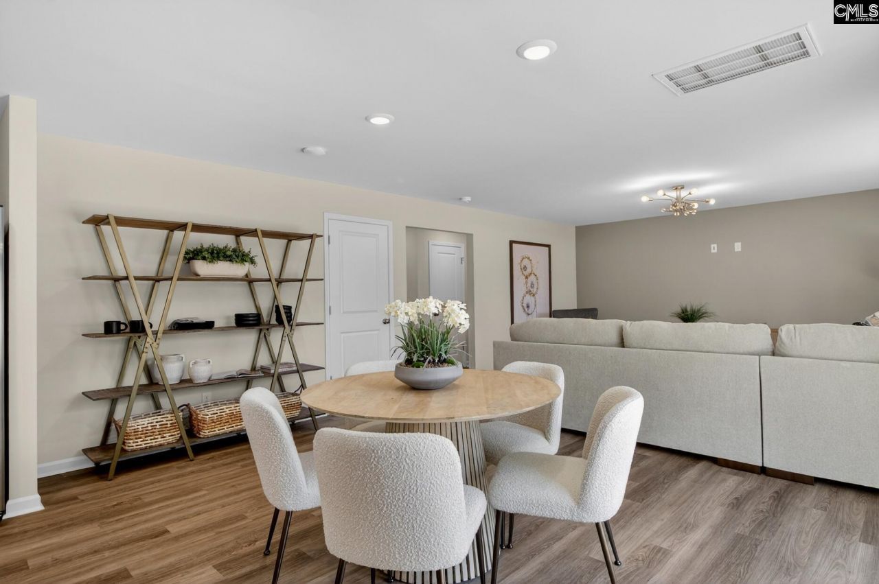 184 Kingfield Drive Photo 8