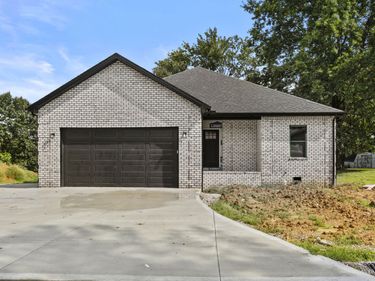 1634 Senator Lane, London, KY 40741