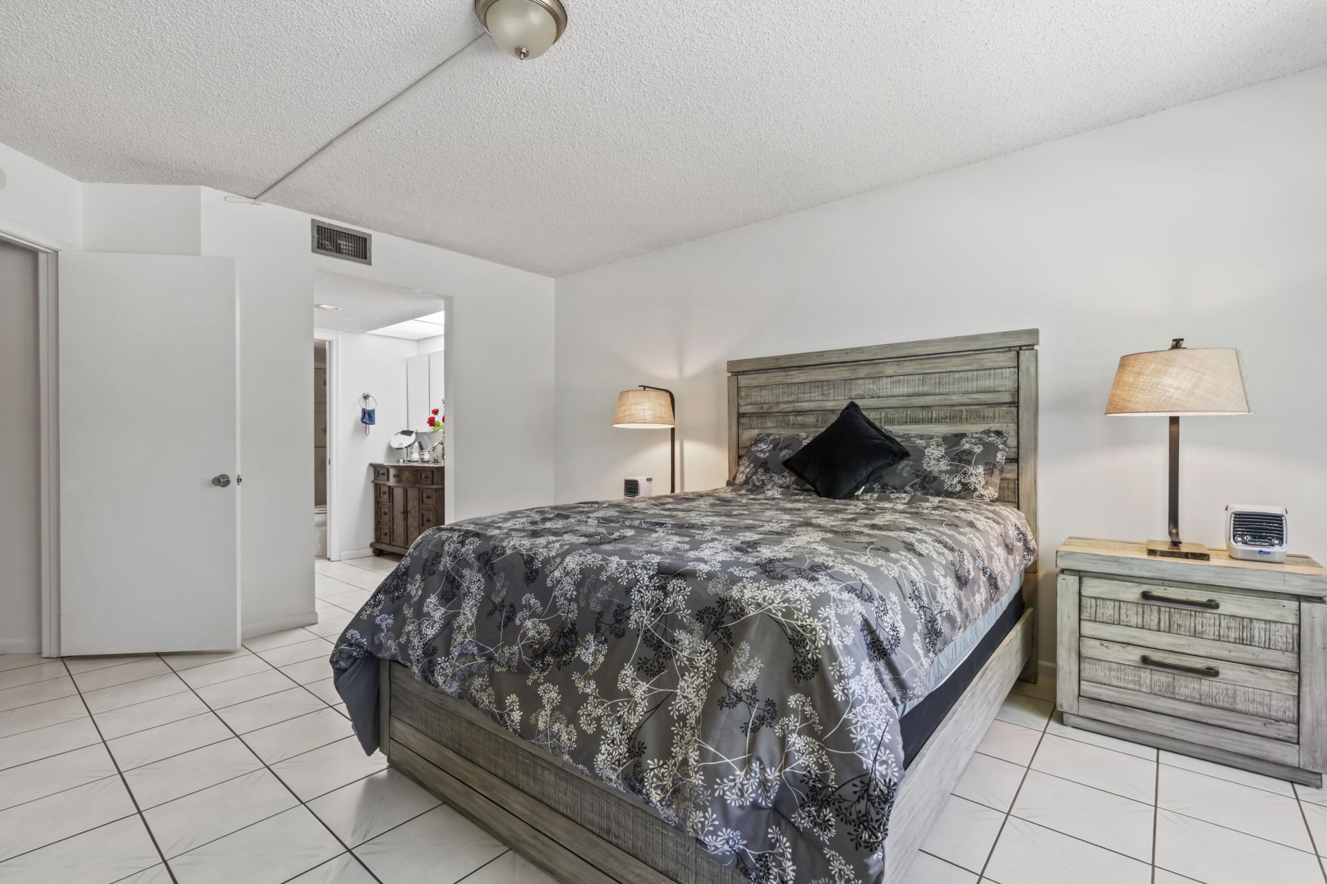 1000 SW 125th Avenue, Unit 211, Pembroke Pines, FL 33027 Photo