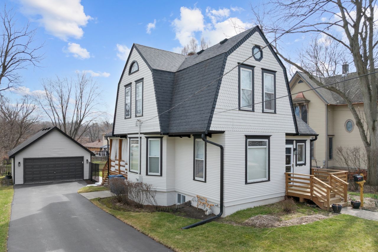 313 S 1st Street, West Dundee, IL 60118 Main Photo