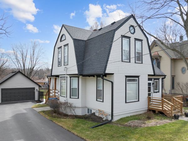 313 S 1st Street, West Dundee, IL 60118