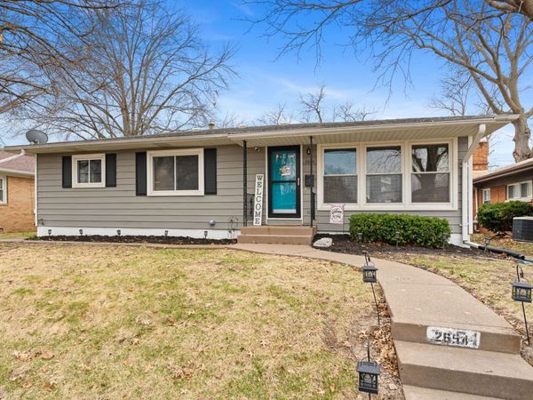 2654 Fillmore Lane, Davenport, IA 52804