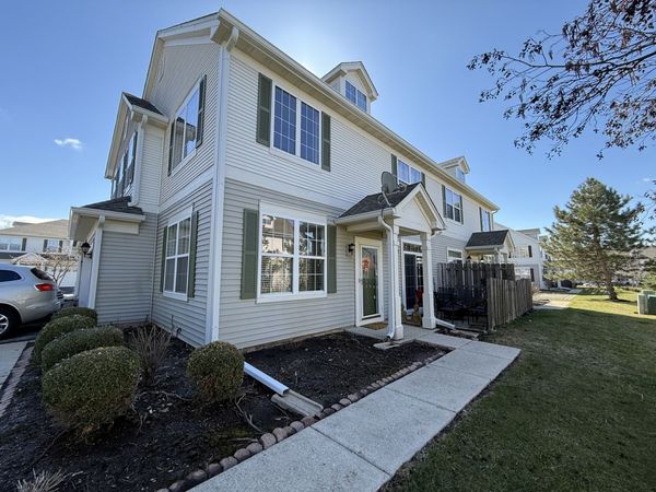 2578 Hillsboro Boulevard , Unit -, Aurora, IL 60503