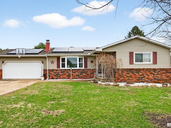 200 FALCON Drive, Green Valley, IL 61534