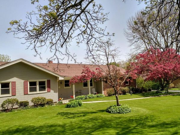 4394 S Pin Oak Ln W, Unit 254, Waukesha, WI 53189