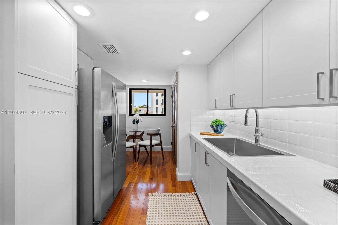 2600 Cardena St, Unit PH4, Coral Gables, FL 33134 Photo