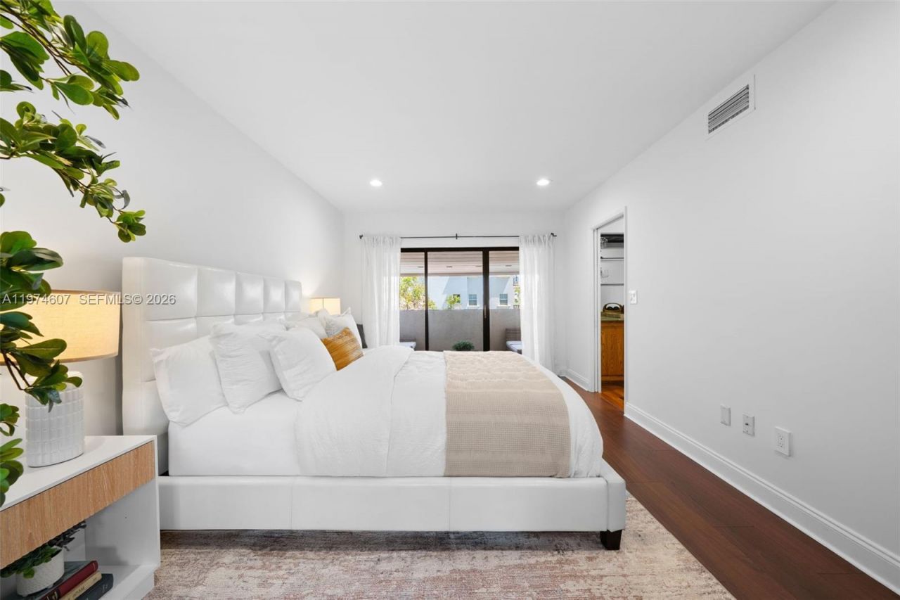 2600 Cardena St, Unit PH4, Coral Gables, FL 33134 Photo