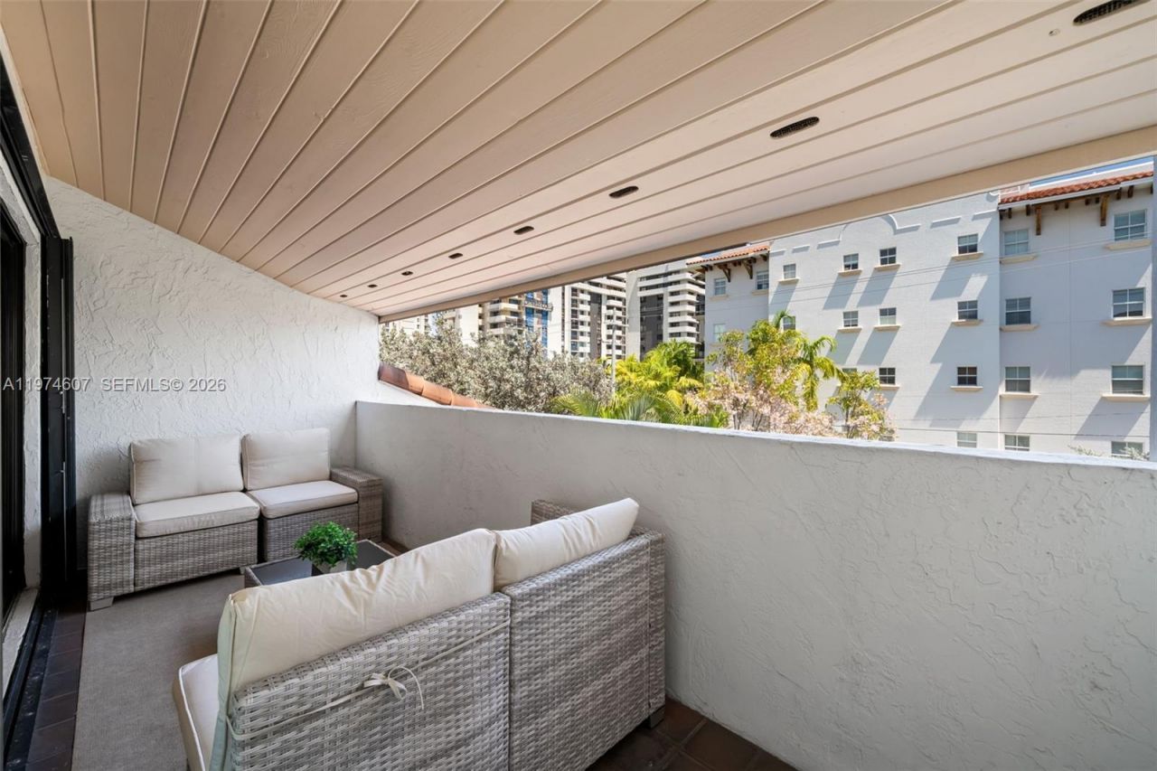 2600 Cardena St, Unit PH4, Coral Gables, FL 33134 Photo