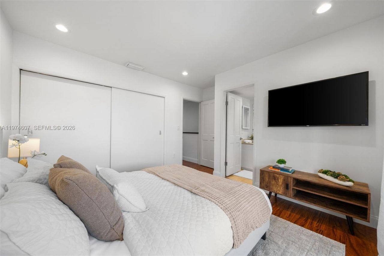 2600 Cardena St, Unit PH4, Coral Gables, FL 33134 Photo