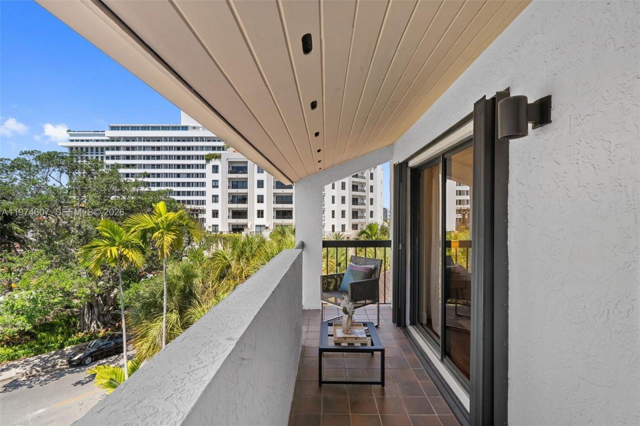 2600 Cardena St, Unit PH4, Coral Gables, FL 33134 Photo