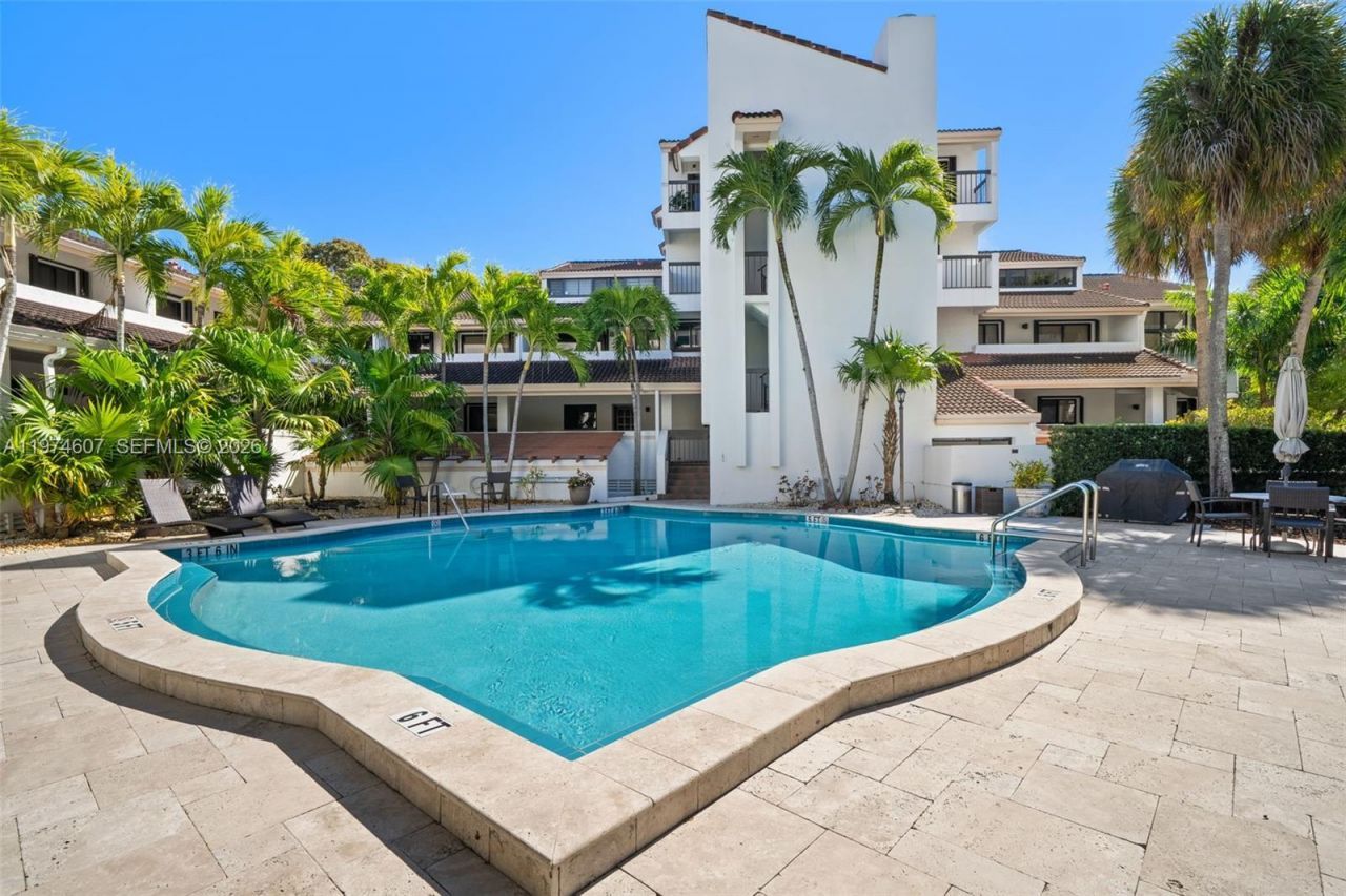 2600 Cardena St, Unit PH4, Coral Gables, FL 33134 Photo