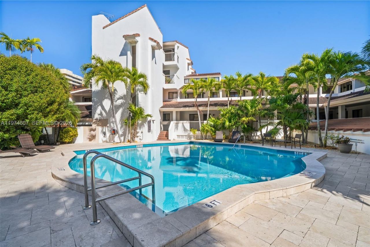 2600 Cardena St, Unit PH4, Coral Gables, FL 33134 Photo