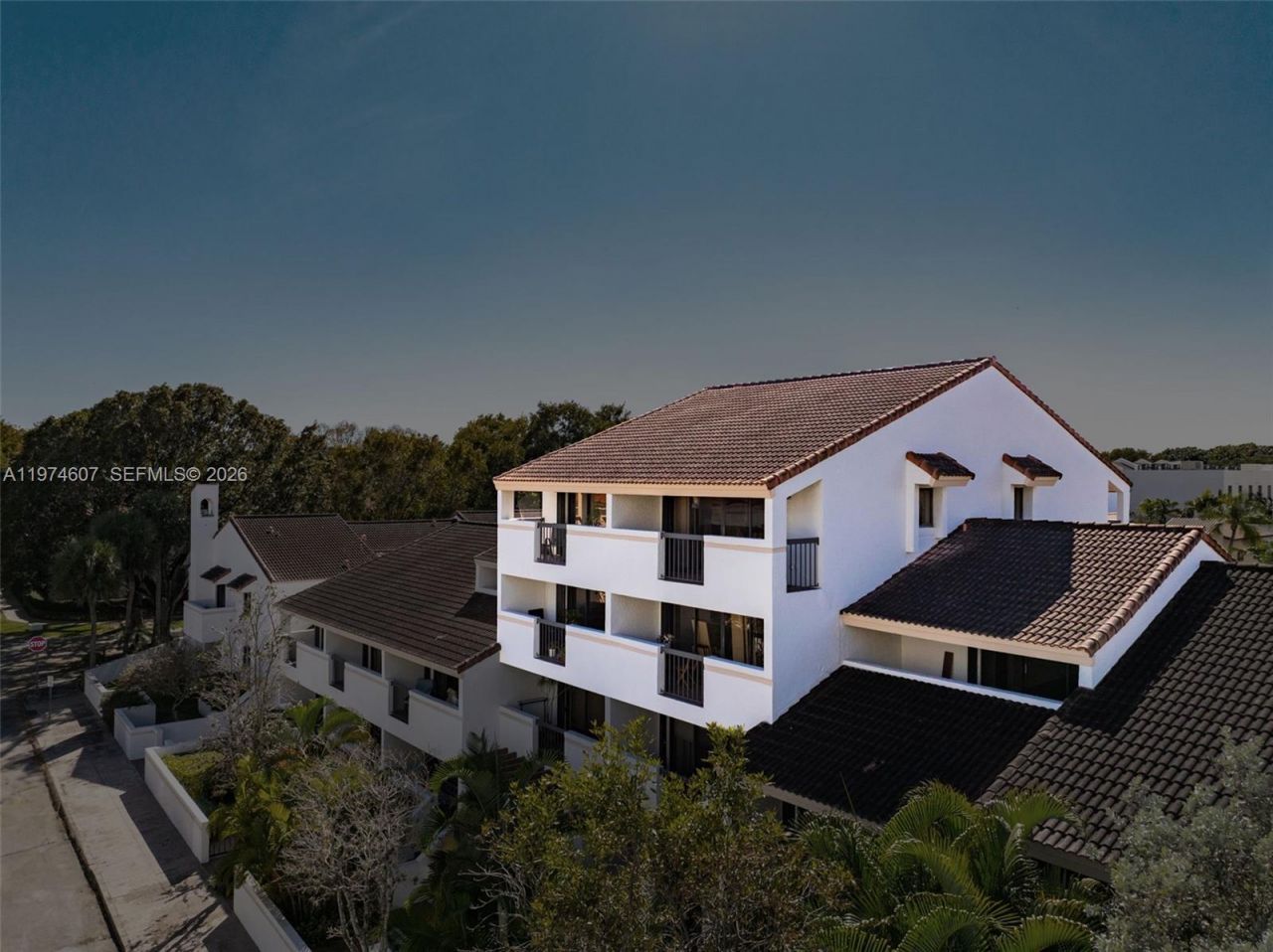 2600 Cardena St, Unit PH4, Coral Gables, FL 33134 Photo