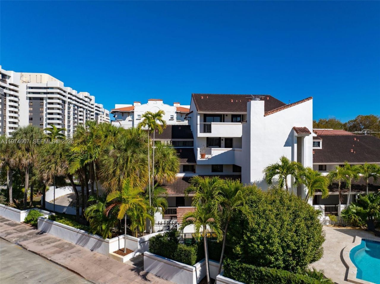 2600 Cardena St, Unit PH4, Coral Gables, FL 33134 Photo