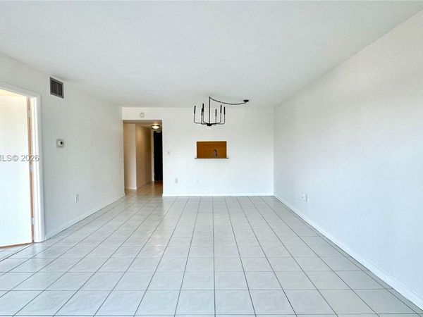 130 S Shore Dr, Unit 4B, Miami Beach, FL 33141