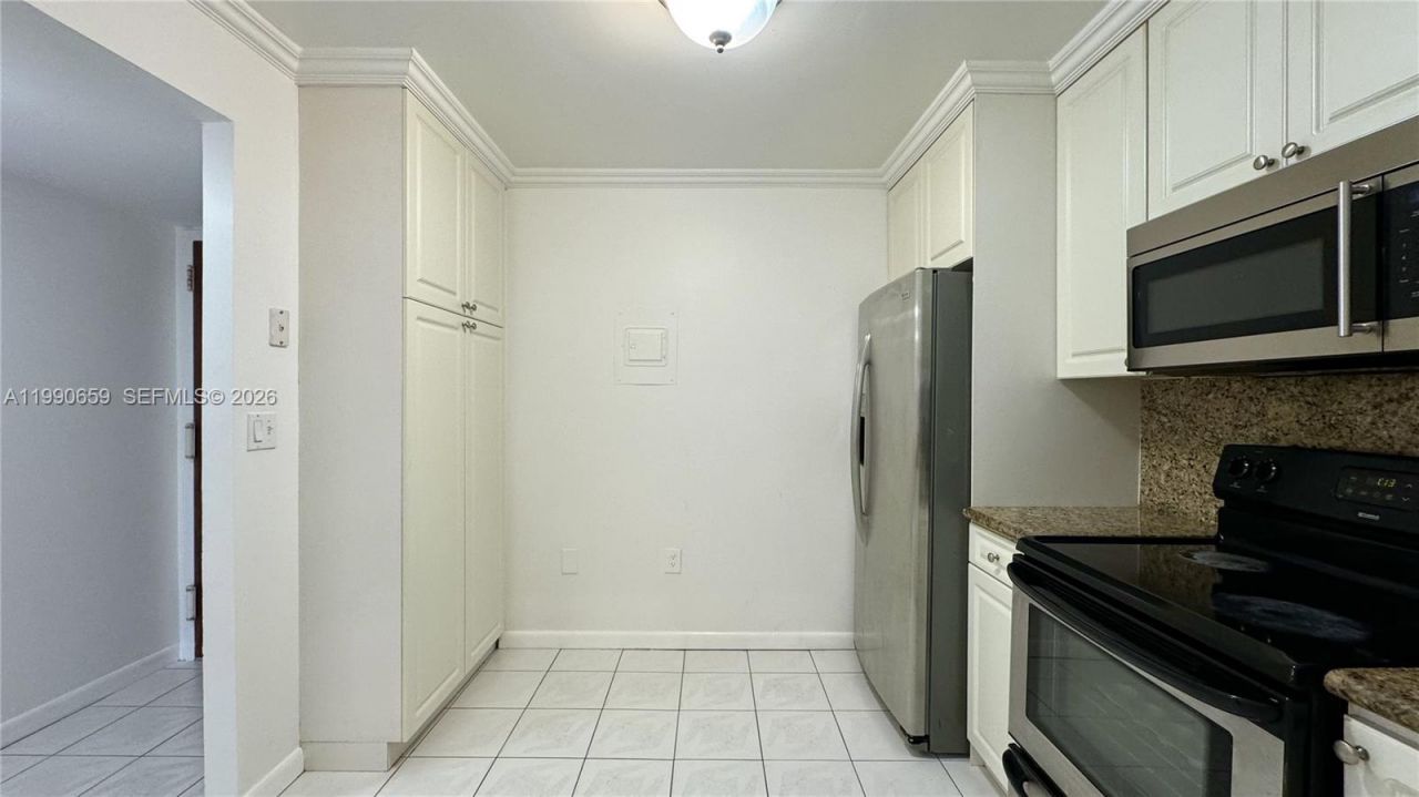130 S Shore Dr, Unit 4B, Miami Beach, FL 33141 Photo