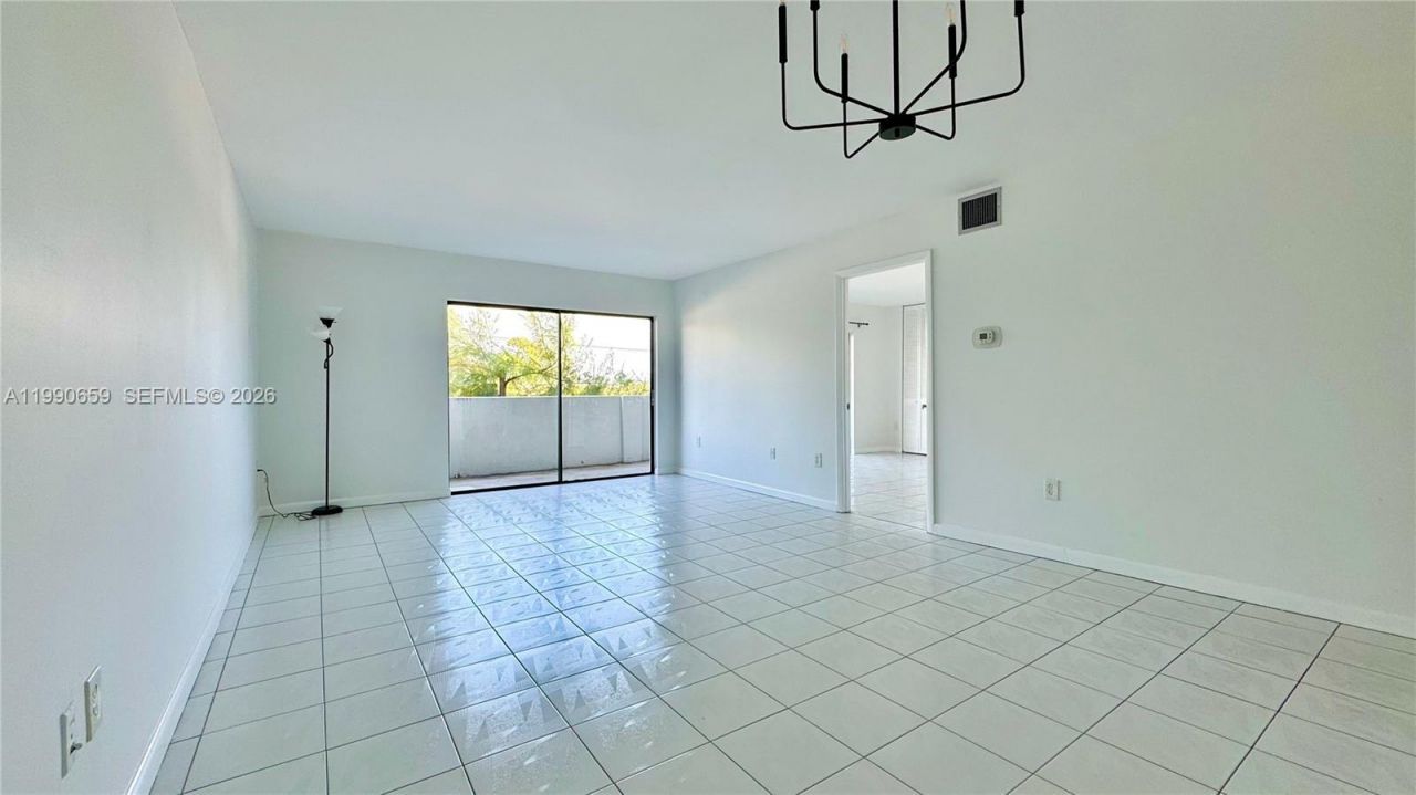 130 S Shore Dr, Unit 4B, Miami Beach, FL 33141 Photo