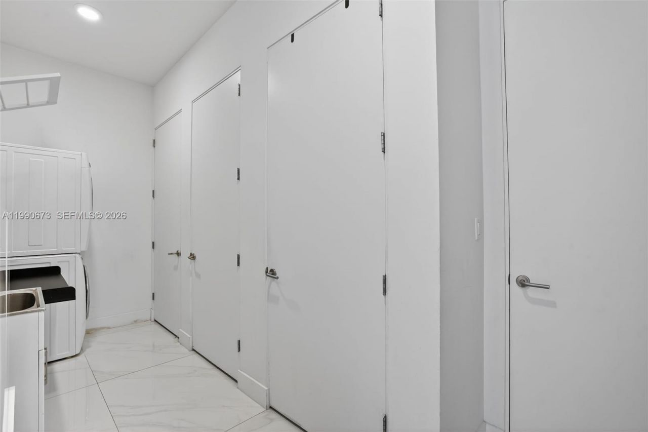 2675 S Bayshore Dr, Unit 402S, Miami, FL 33133 Photo