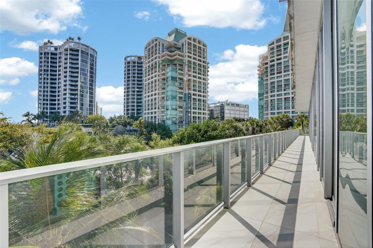 2675 S Bayshore Dr, Unit 402S, Miami, FL 33133 Photo