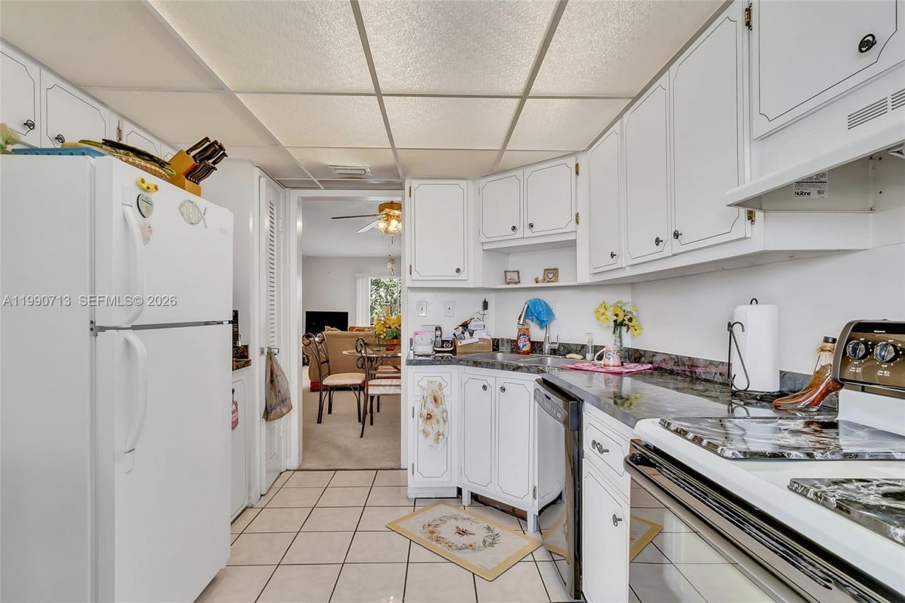 3535 Broken Woods Dr, Unit 302, Coral Springs, FL 33065 Photo