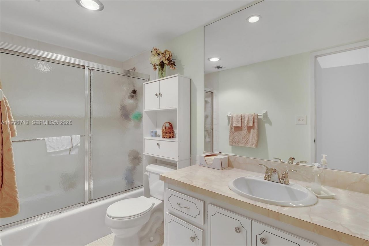 3535 Broken Woods Dr, Unit 302, Coral Springs, FL 33065 Photo