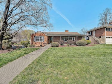 649 Boon ST, Salem, VA 24153