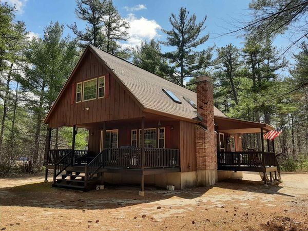 31 McGrew Drive, Tamworth, NH 03886