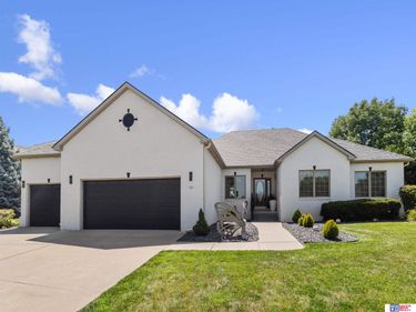 9360 Whispering Wind Road , Lincoln, NE 68512