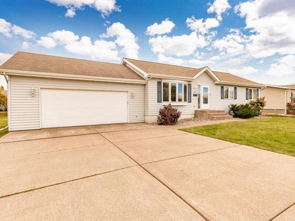 2020 E 11th St, Superior, WI 54880