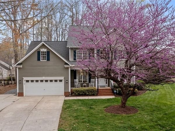 202 Oakmont Court , Mebane, NC 27302