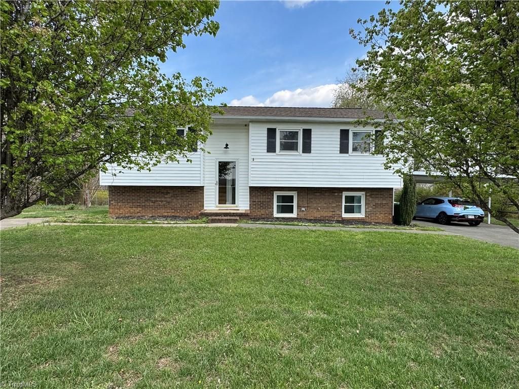 2741 River Ridge Road, Pfafftown, NC 27040 Main Photo