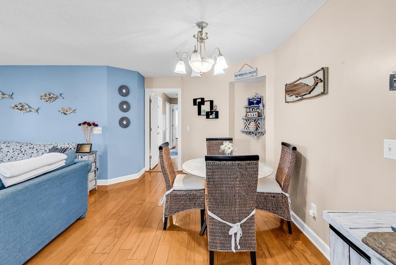 4385 Daphne Ln. Photo 10