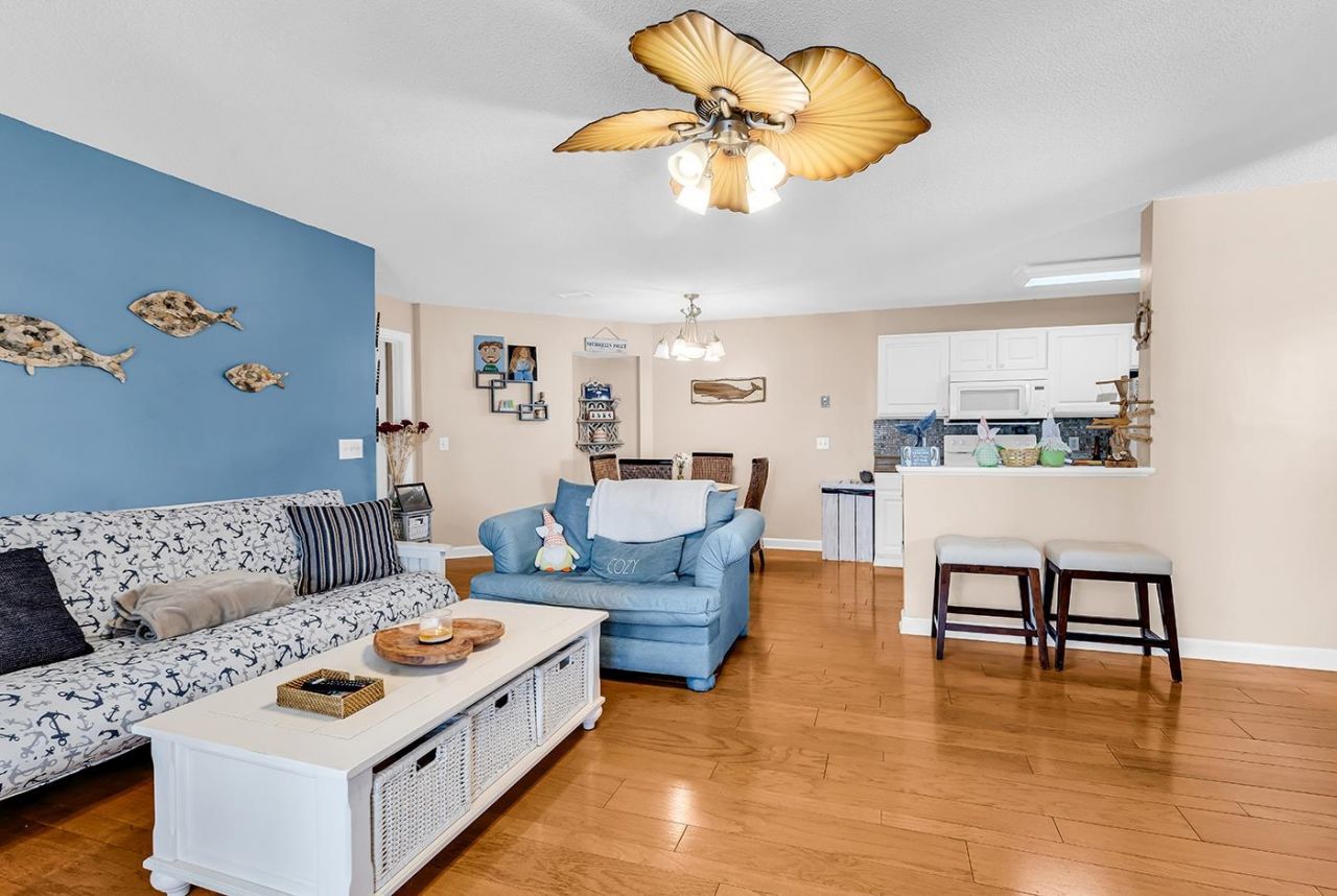 4385 Daphne Ln. Photo 4