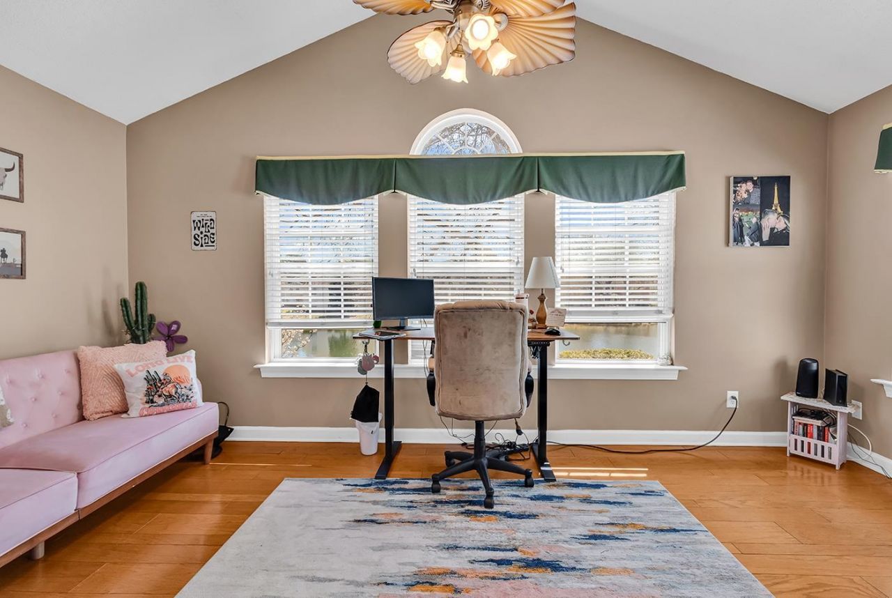 4385 Daphne Ln. Photo 5