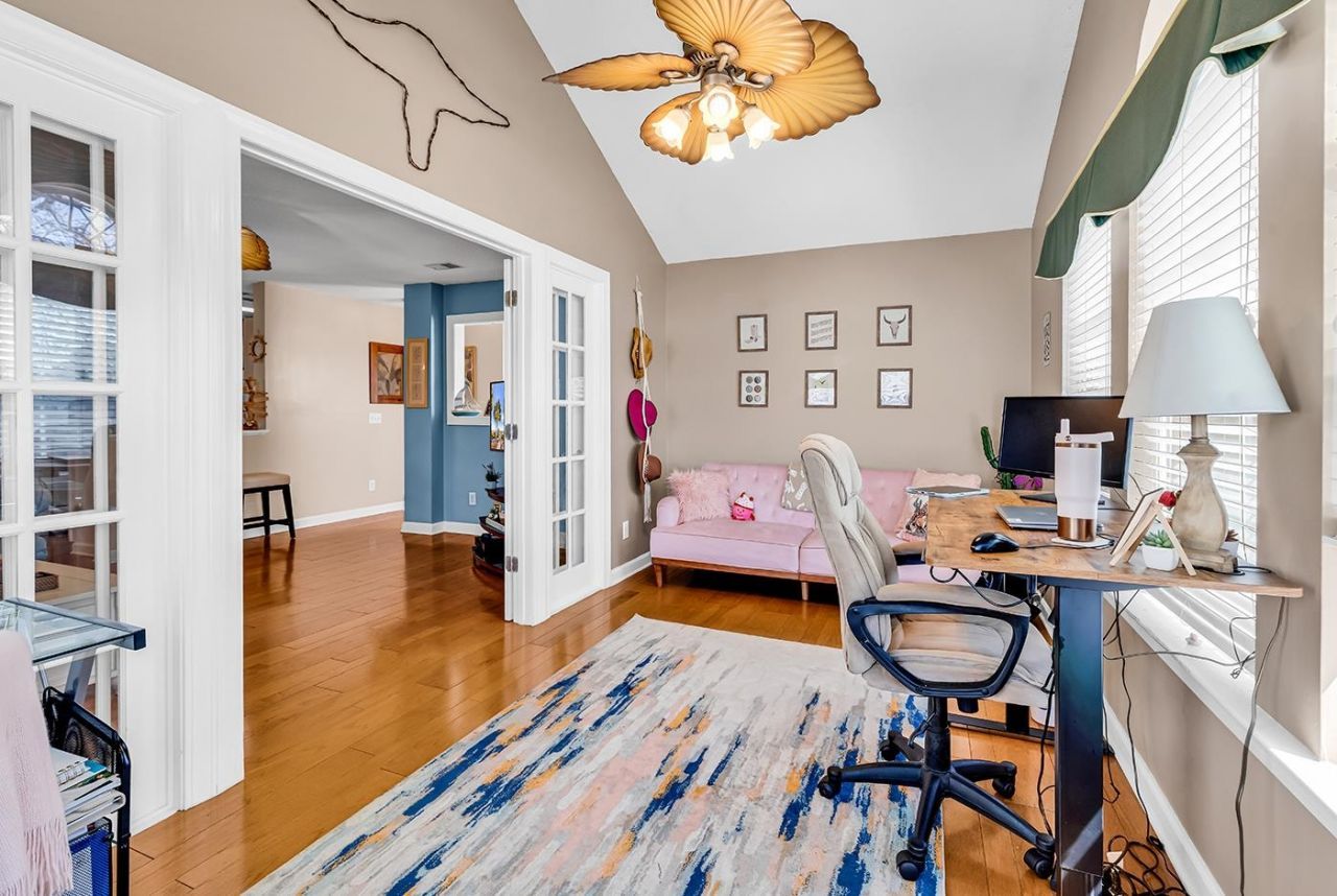 4385 Daphne Ln. Photo 6